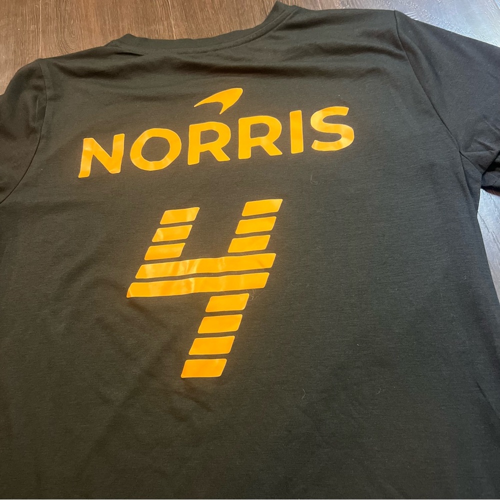 McLaren Tee Racing Team F1
Formula One Lando Norris Men Large Shirt WDC 2025 - Picture 6 of 8